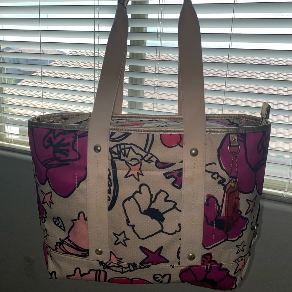 Coach 17148 Poppy Graffiti tote bag